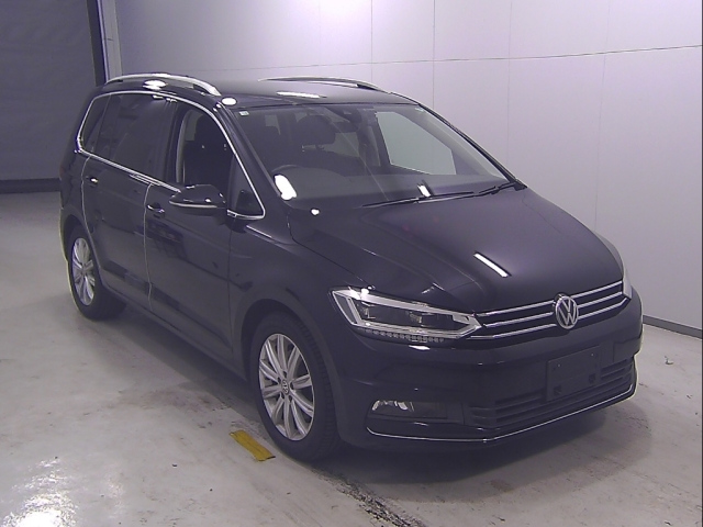 VOLKSWAGEN GOLF TOURAN