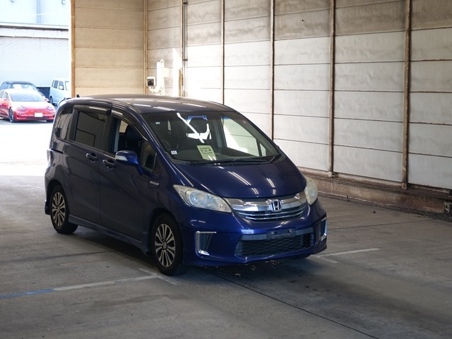 HONDA FREED HYBRID
