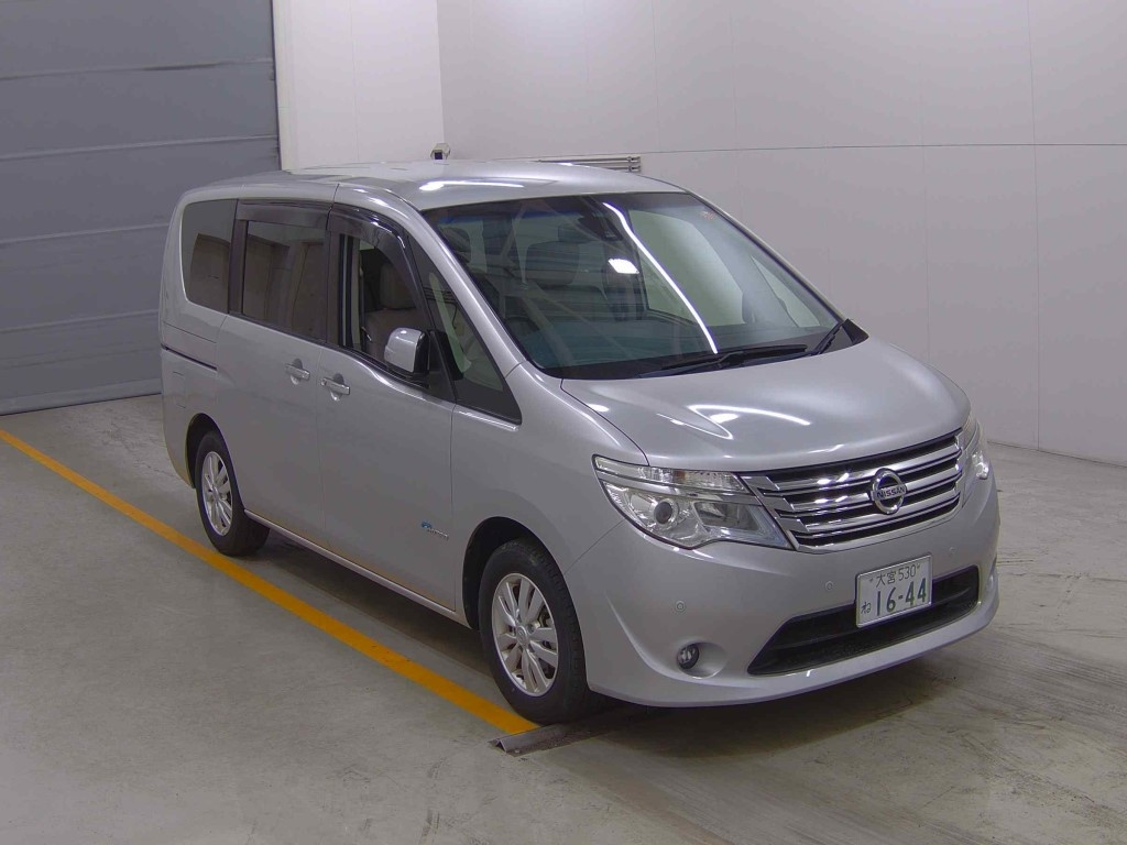 NISSAN SERENA