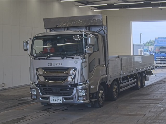 ISUZU GIGA