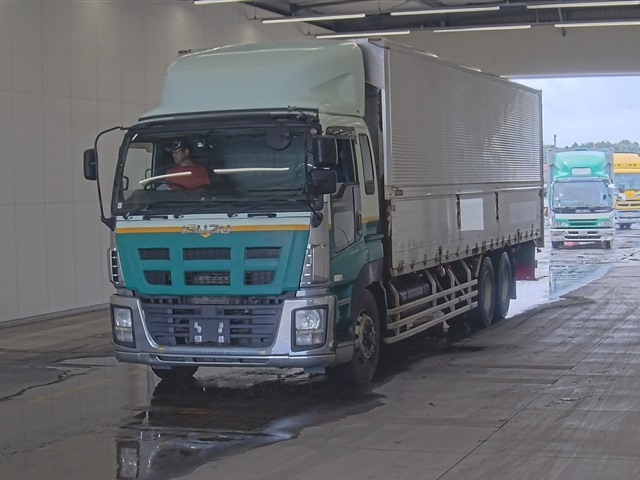 ISUZU GIGA