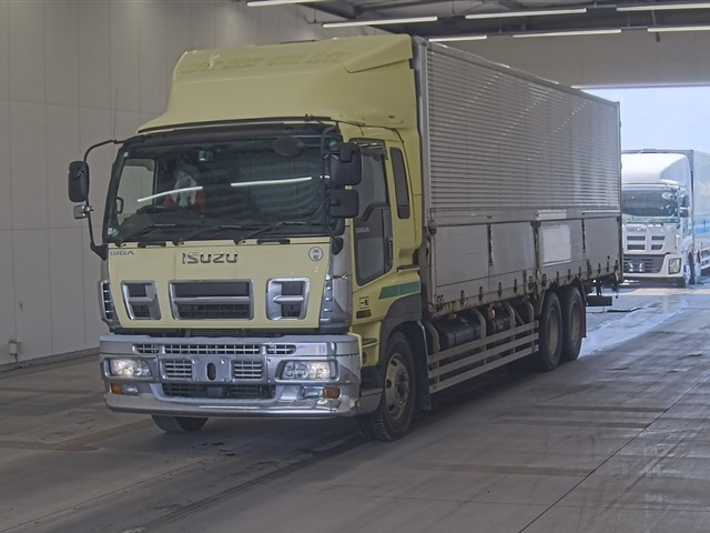 ISUZU GIGA