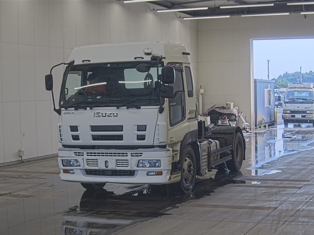 ISUZU GIGA