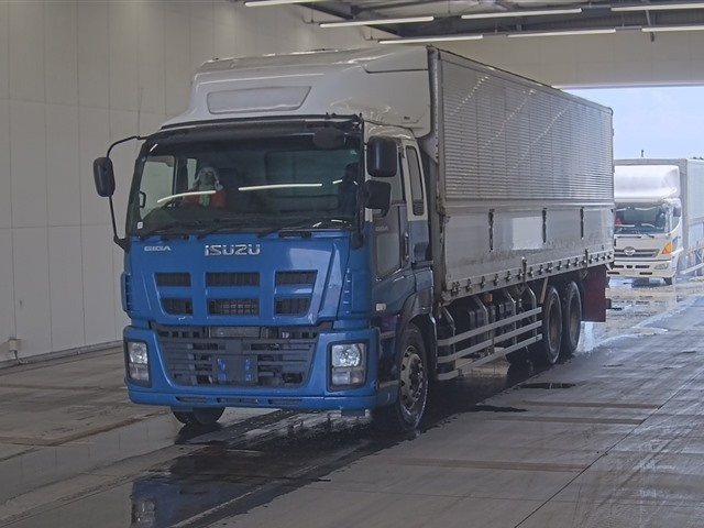 ISUZU GIGA