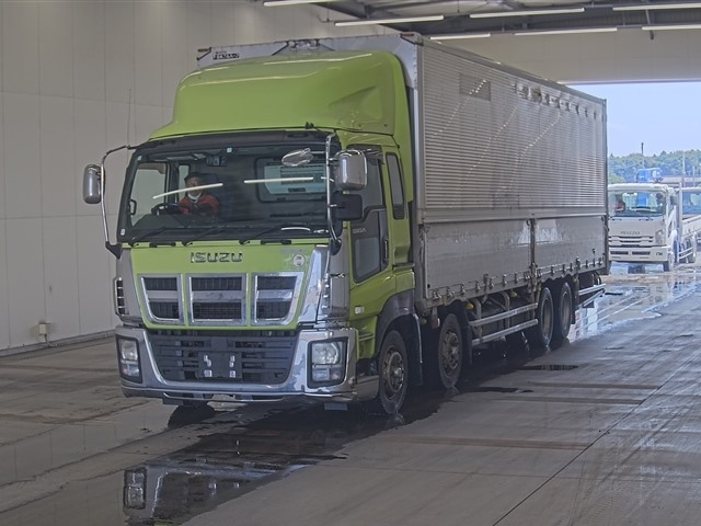 ISUZU GIGA