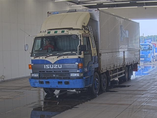 ISUZU GIGA