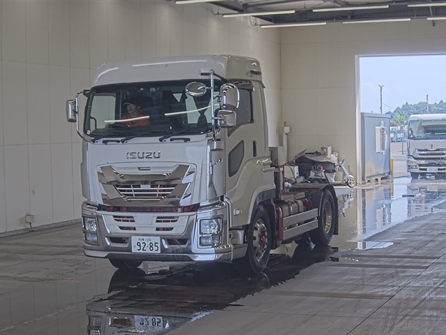 ISUZU GIGA