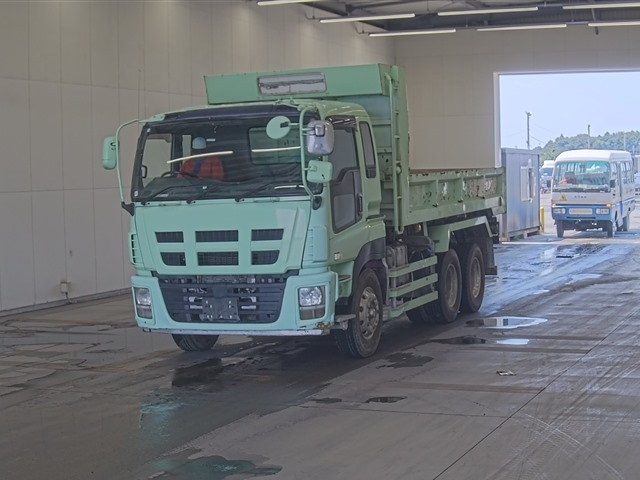 ISUZU GIGA