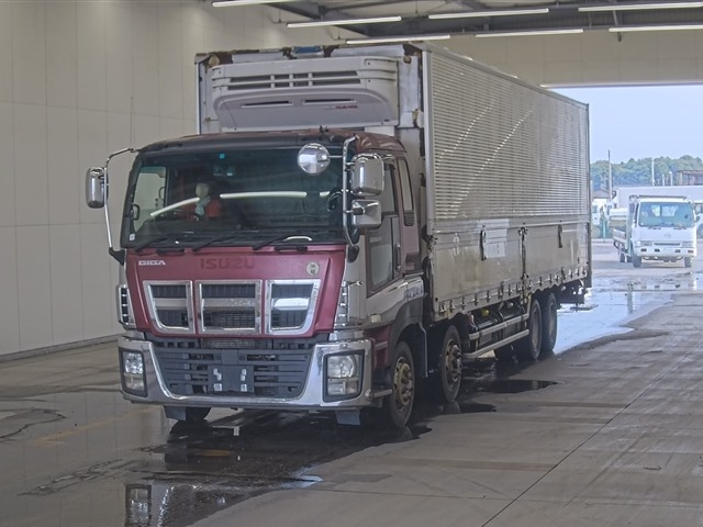 ISUZU GIGA