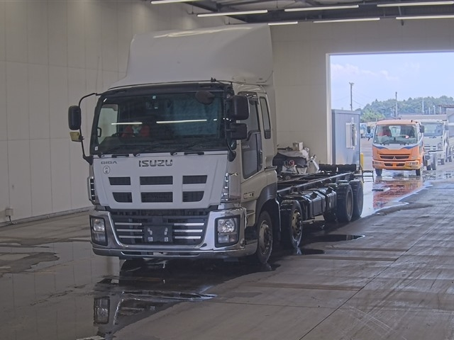 ISUZU GIGA