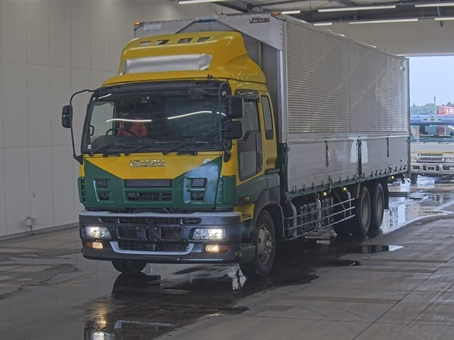 ISUZU GIGA