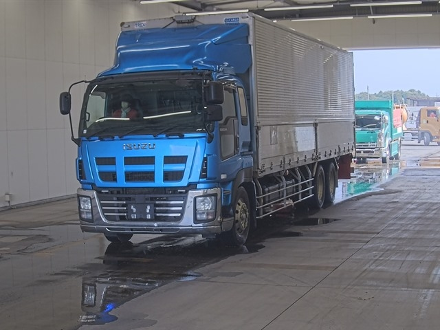 ISUZU GIGA