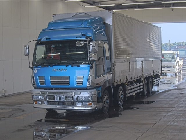 ISUZU GIGA