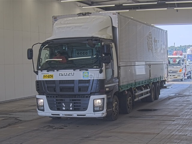 ISUZU GIGA