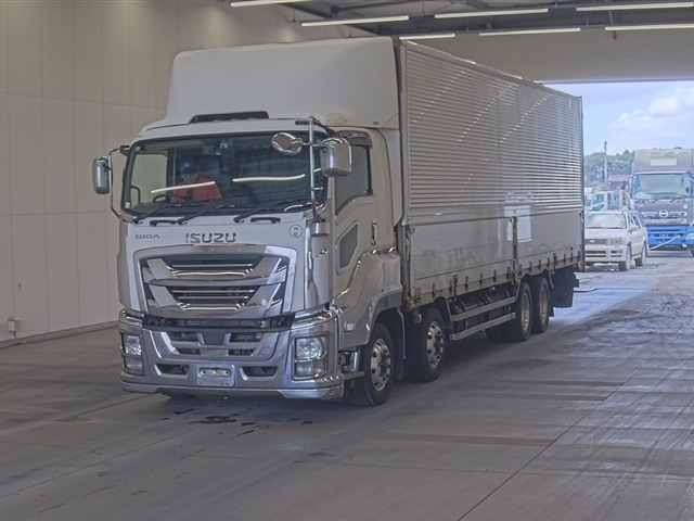 ISUZU GIGA