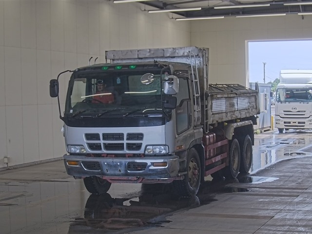 ISUZU GIGA