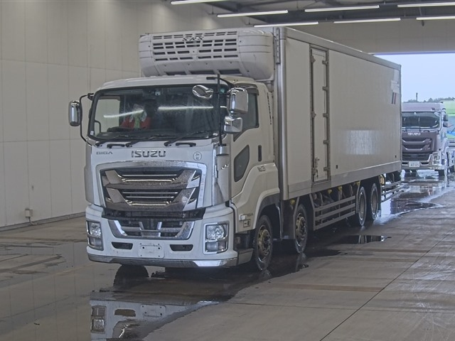 ISUZU GIGA