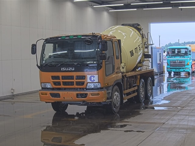ISUZU GIGA