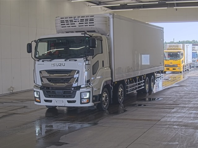 ISUZU GIGA
