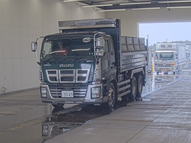 ISUZU GIGA