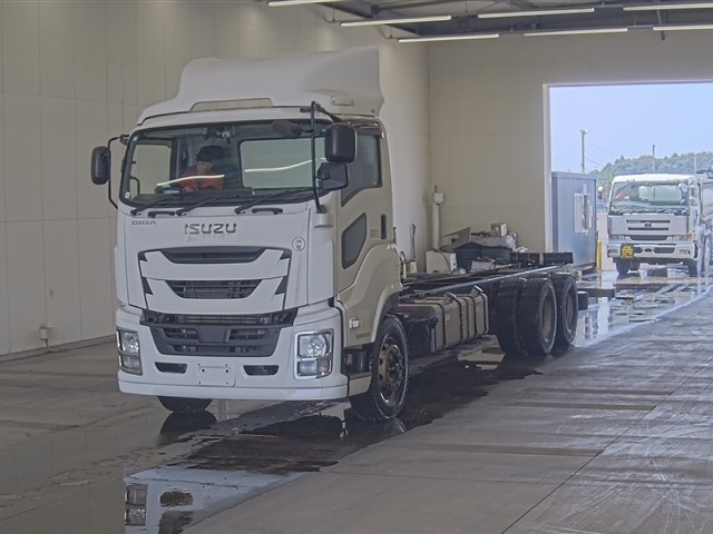 ISUZU GIGA