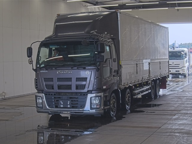 ISUZU GIGA