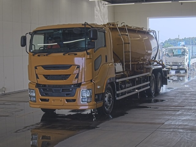 ISUZU GIGA