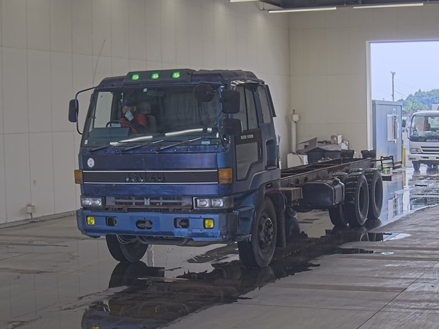 ISUZU GIGA