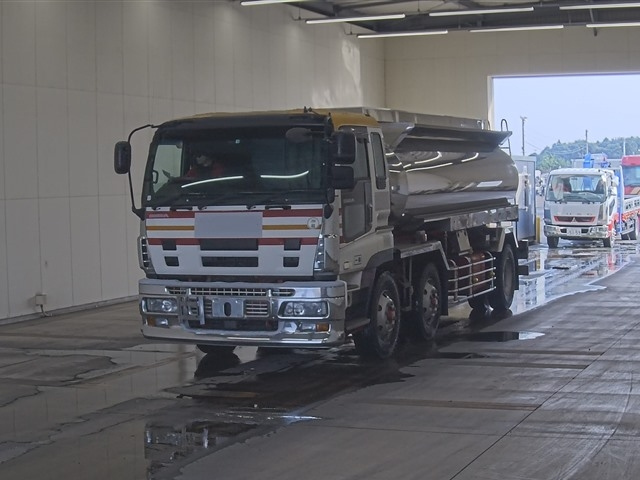 ISUZU GIGA