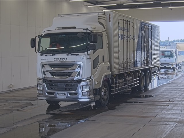 ISUZU GIGA