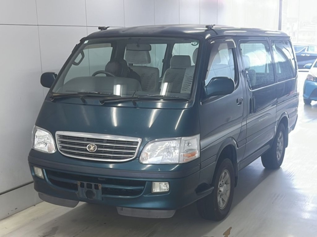TOYOTA HIACE