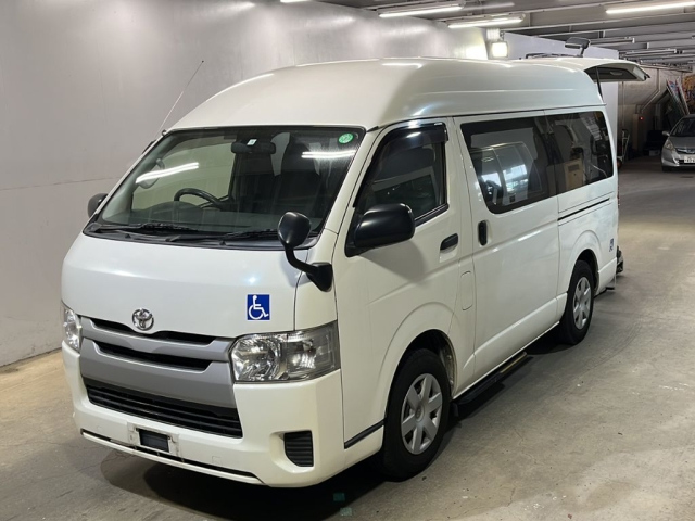 TOYOTA HIACE VAN