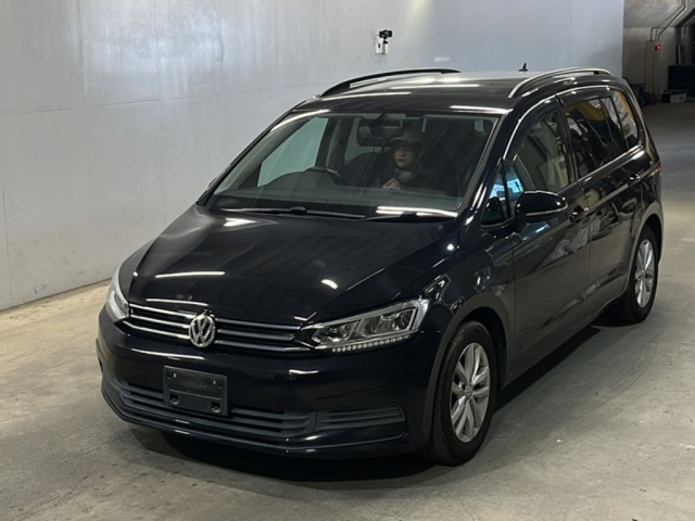 VOLKSWAGEN GOLF TOURAN