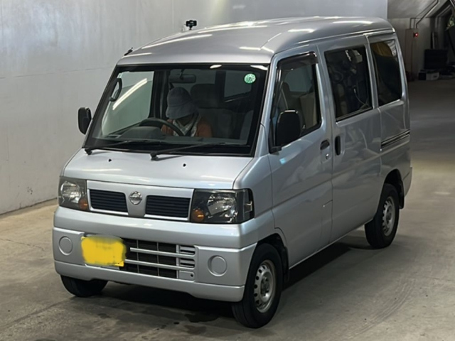 NISSAN CLIPPER VAN