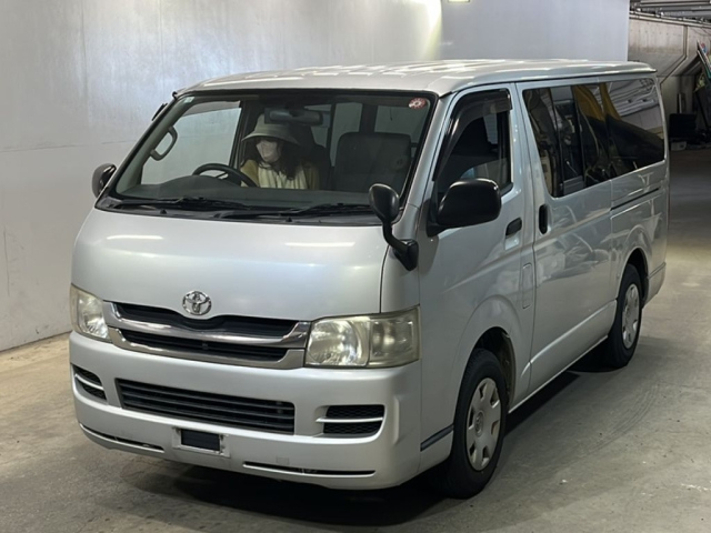 TOYOTA REGIUS ACE VAN