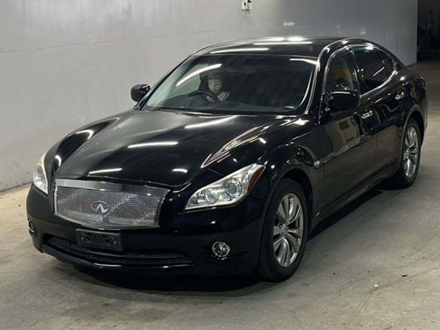 NISSAN FUGA