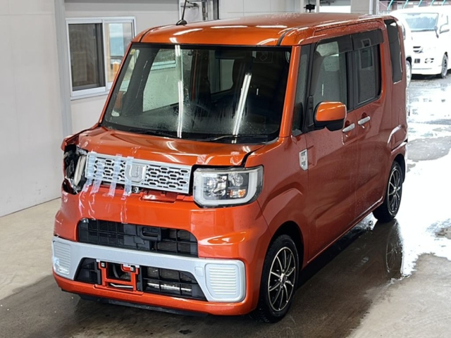 DAIHATSU WAKE