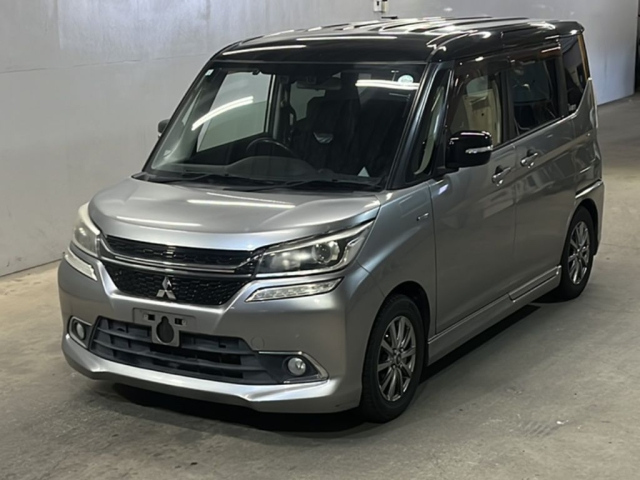 MITSUBISHI DELICA D2
