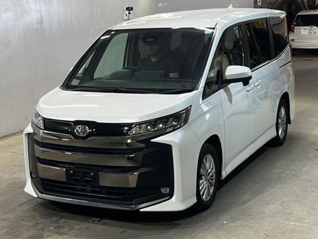 TOYOTA NOAH