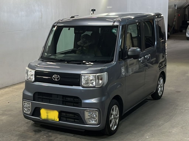 TOYOTA PIXIS MEGA