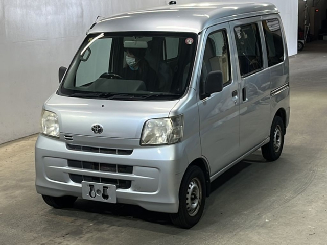 TOYOTA PIXIS VAN