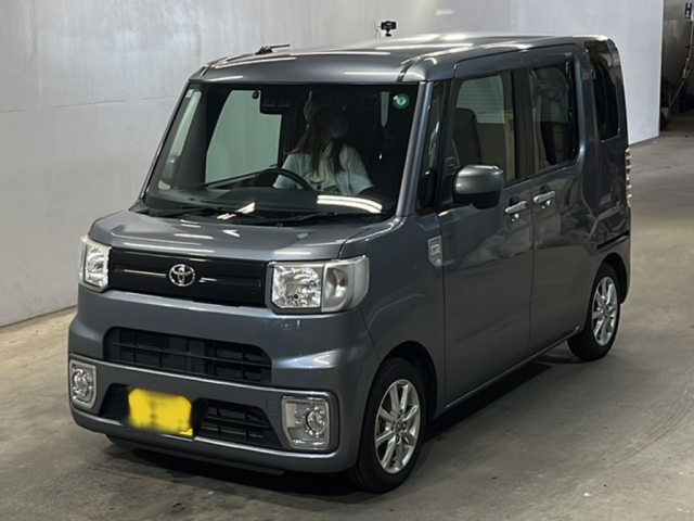 TOYOTA PIXIS MEGA