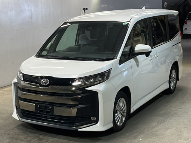 TOYOTA NOAH