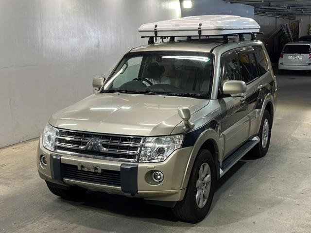 MITSUBISHI PAJERO