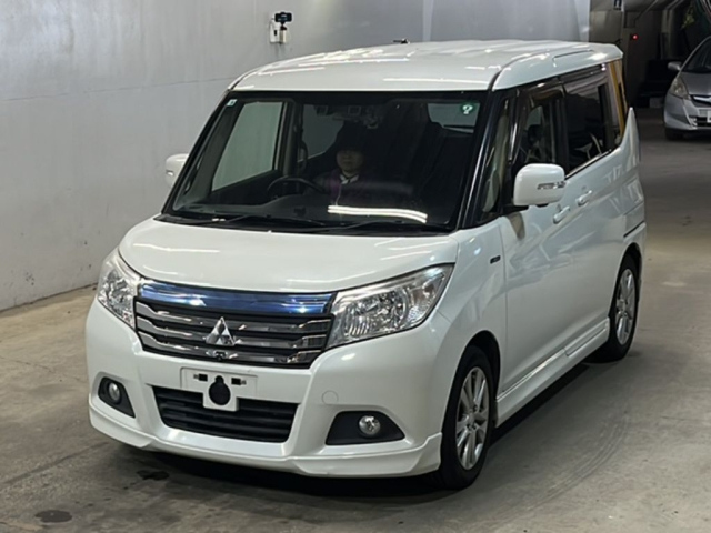 MITSUBISHI DELICA D2