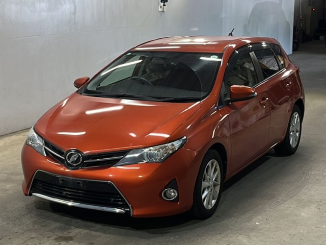 TOYOTA AURIS