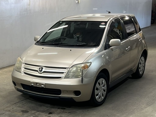 TOYOTA IST