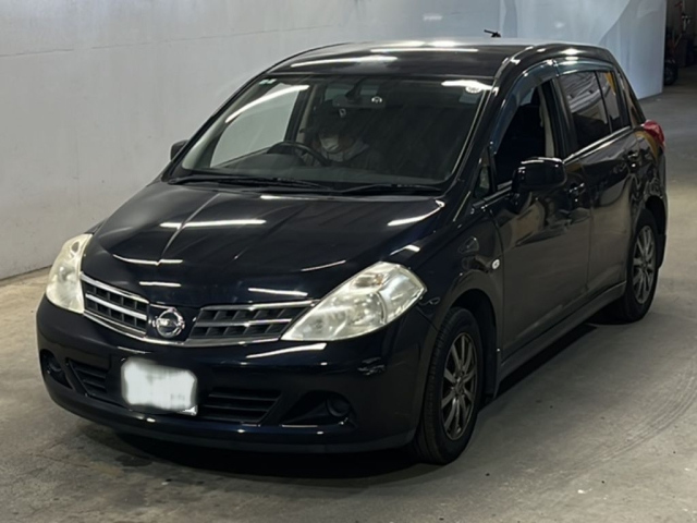 NISSAN TIIDA