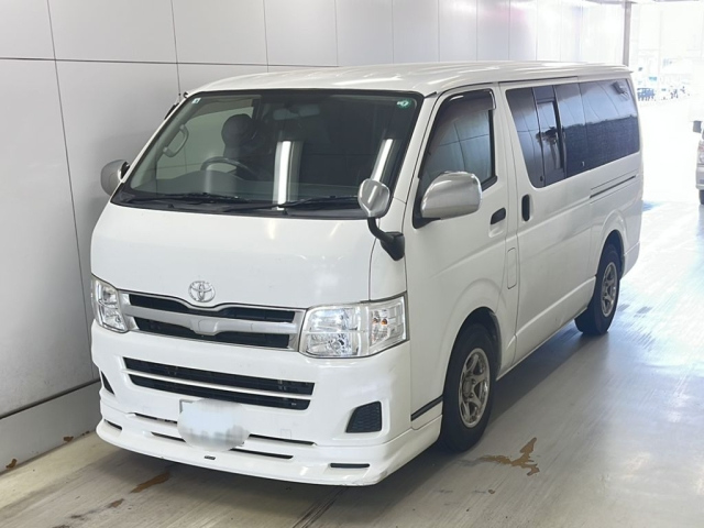 TOYOTA HIACE VAN