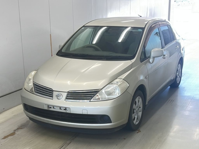 NISSAN TIIDA LATIO